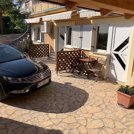Apartmani Noelle Novi Vinodolski Kültér fotó