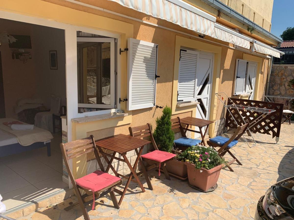 Apartmani Noelle Novi Vinodolski Kültér fotó