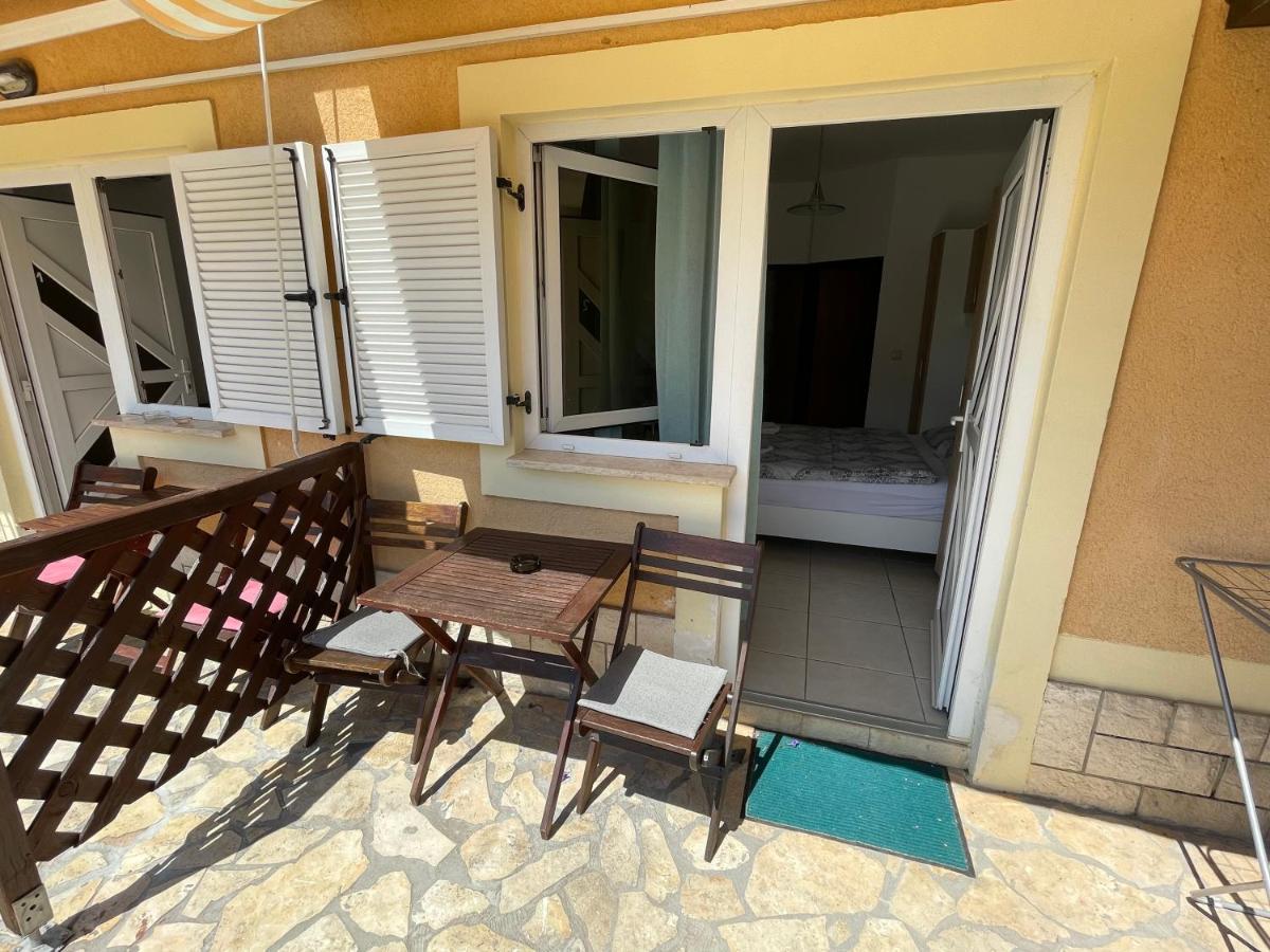 Apartmani Noelle Novi Vinodolski Kültér fotó